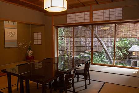 【ミシュラン掲載】建仁寺 祇園 丸山 ランチ・ディナー共通コース 3名様（1年間有効） お店でふるなび美食体験 FN-Gourmet276529