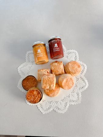 【ふるさと納税】コンフィチュール 2個 スコーン 6個 ガレットブルトンヌ 2枚 セット 食べ比べ 詰め合わせ (MAISON WENIKO) 詰め合わせ お菓子 おやつ 焼き菓子 コンフィチュール ガレット ブルトンヌ 奈良県 奈良市 なら 20-019