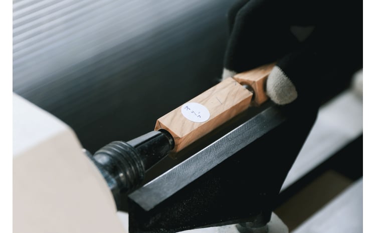 瀬戸内市内のオリーブの木を使用した世界でたったひとつのボールペン