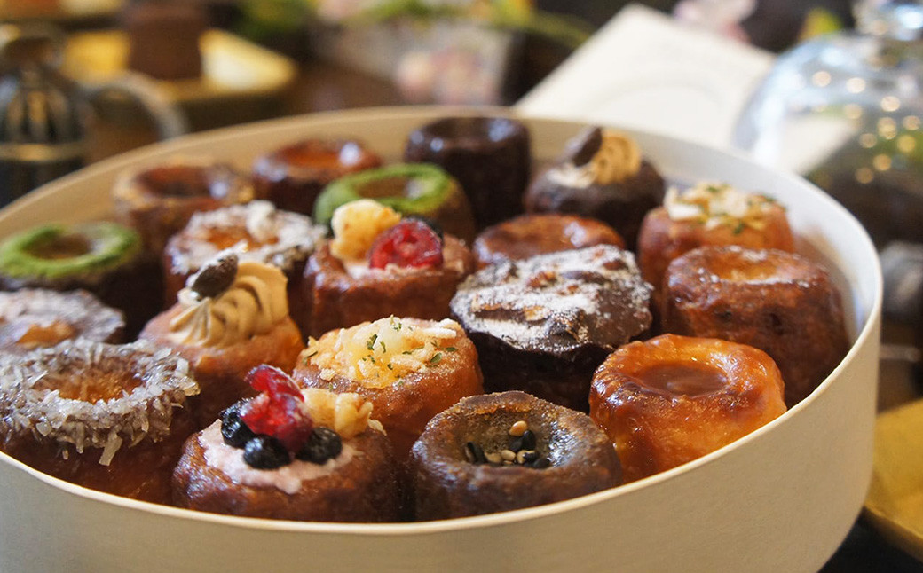 
            ガトーミュール サマー アイスカヌレ 19個入 【2026年5月下旬～8月上旬迄発送予定】スイーツ お菓子 おやつ ミニ カヌレ 洋菓子 ギフト ショコラオランジュ 夏いちご マンゴー 塩キャラメル バニーユ ピーチパッション 抹茶 ピニャコラーダ バナーヌ グアテマラ カシス シトロン ミラベル 冷凍
          