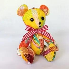 【思いやり型返礼品】さをり織り くまちゃん ぬいぐるみ キーホルダー 障がい者支援 福祉作業所