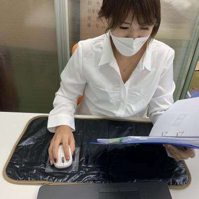 ふるさと納税 足利市 自熱暖房でデスク作業でも手は暖かい　シャネボウ　ふわっと暖暖　パソコン暖マット