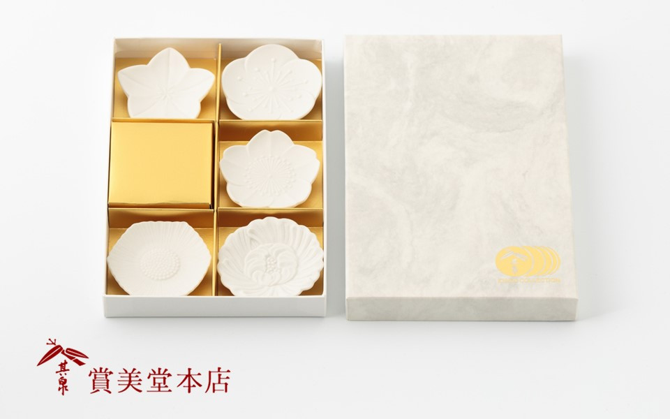 
            有田焼 花形 お箸置 季節の花 5種セット【賞美堂本店】箸置き はしおき カトラリー 5個 シンプル マット モダン 植物 花 はな 梅 桜 牡丹 雛芥子 桔梗 贈答 ギフト A18-124
          