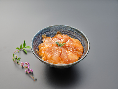 初音のオススメ３回定期便Ｂ＜カツオ・漬け丼・本マグロ＞ 刺身 漬け カツオのたたき 海鮮 魚 惣菜 30000円 送料無料 hn081