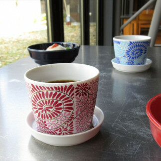 ARITA PORCELAIN LAB(アリタポーセリンラボ) JA蛸唐草&格子丸紋・蕎麦猪口&薬味皿ペアセット 有田焼 モダン コップ 湯呑 カップ A45-94_イメージ3