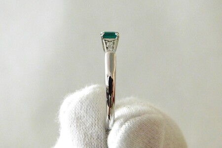 【ふるなび限定】【一点もの】Pt900　コロンビア産エメラルド（0.20ct）ダイヤモンドリング　K62　K06125-H　FN-Limited-SP