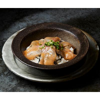 ふるさと納税 牛久市 【1952年創業 鮮魚の小林】鮮魚店が営む鮨屋の天然魚 漬け丼セット |  | 02