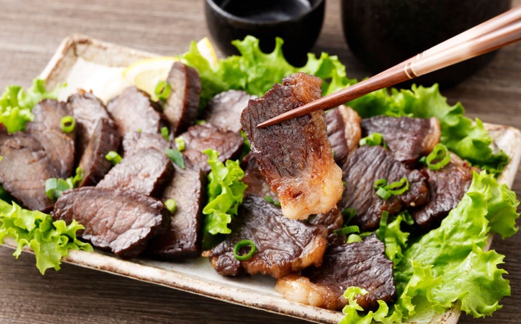 美咲町工場で作ったこだわり干し肉 （ 肩ロース ・ モモ ミックス ） 1kg ／ 牛 牛肉 国産牛 肉 にく お肉 干し肉 ロース肉 牛ロース もも肉 牛モモ肉 冷蔵