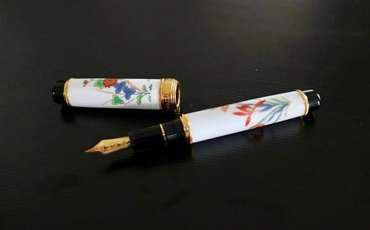 
有田焼万年筆　古伊万里蘭菊（香蘭社）
