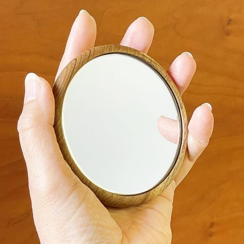 【Face Mirror　チーク材+オーク材】ハンドミラー（手鏡）スタンドミラー（卓上）ウォールミラーとしても＜フェイスミラー＞ プレゼント 父の日 母の日 入学 卒業 就職 MUFactory