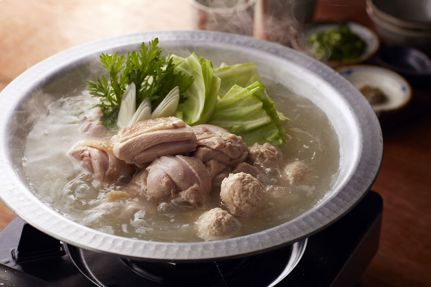 
博多華味鳥 水炊きセット 3～4人前 九州産 鍋つゆ ちゃんぽん麺　広川町 / 株式会社コープファーム [AFAS001]
