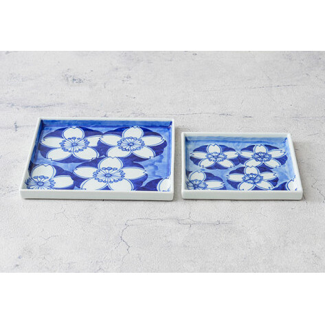 有田焼 染付濃桜紋 18cm角皿と14cm角皿の2枚セット 大慶 A25-383_イメージ3