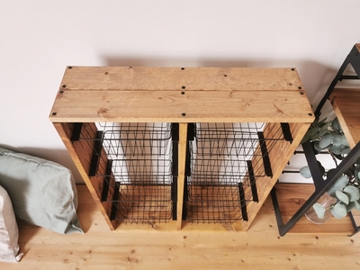 無垢材 ワイヤーバスケット シェルフ 8段 かご付 ブラウン｜新星金属製作所 大阪府 守口市 玄関 リビング 子供部屋 ホルダー 棚 アンティーク ラック ニッチ カントリー雑貨 収納 天然木 アイア