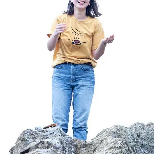「知床トコさん」×久米繊維　コットンTシャツ　冬眠柄/黄色　Mサイズ　半袖