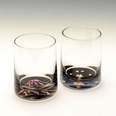 【ふるさと納税】グラスセット 桜・赤富士（貝入）黒 酒器 工芸品 ガラス 高岡漆器 あわび貝 漆 螺鈿ガラス 持ちやすく シンプル 神秘的 輝き きれい おしゃれ 輝く 水面