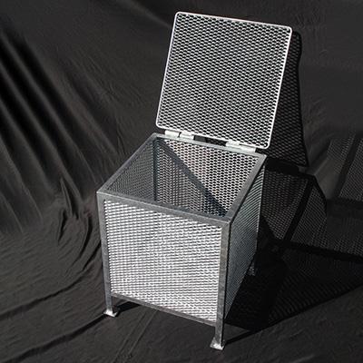 ふるさと納税 釧路町 金属加工のプロがつくる「屋外用のゴミ箱」(縦50cm×横50cm×高さ60cm)