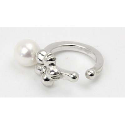 ふるさと納税 桜川市 ダイヤモンド入 真珠と「桜」のイヤーカーフ |  | 01