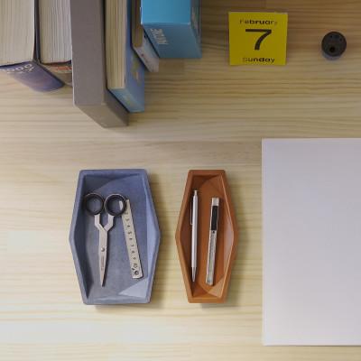 ふるさと納税 富山県 colmのレザートレイL オリーブ「好きなモノの魅力を引き立てる立体成型してつくった本革製トレイ」 |  | 03