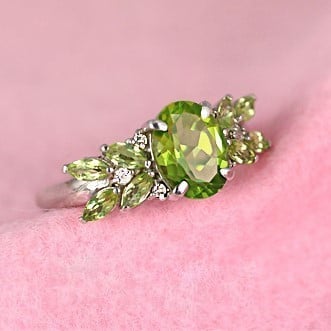 
ペリドット リング 2.5ct 2.5カラット PT100 プラチナ100 Ag900 （13379） [山梨 指輪 ペリドット プラチナ ジュエリー マーキスカット ] 山梨県 甲斐市 BR-27
