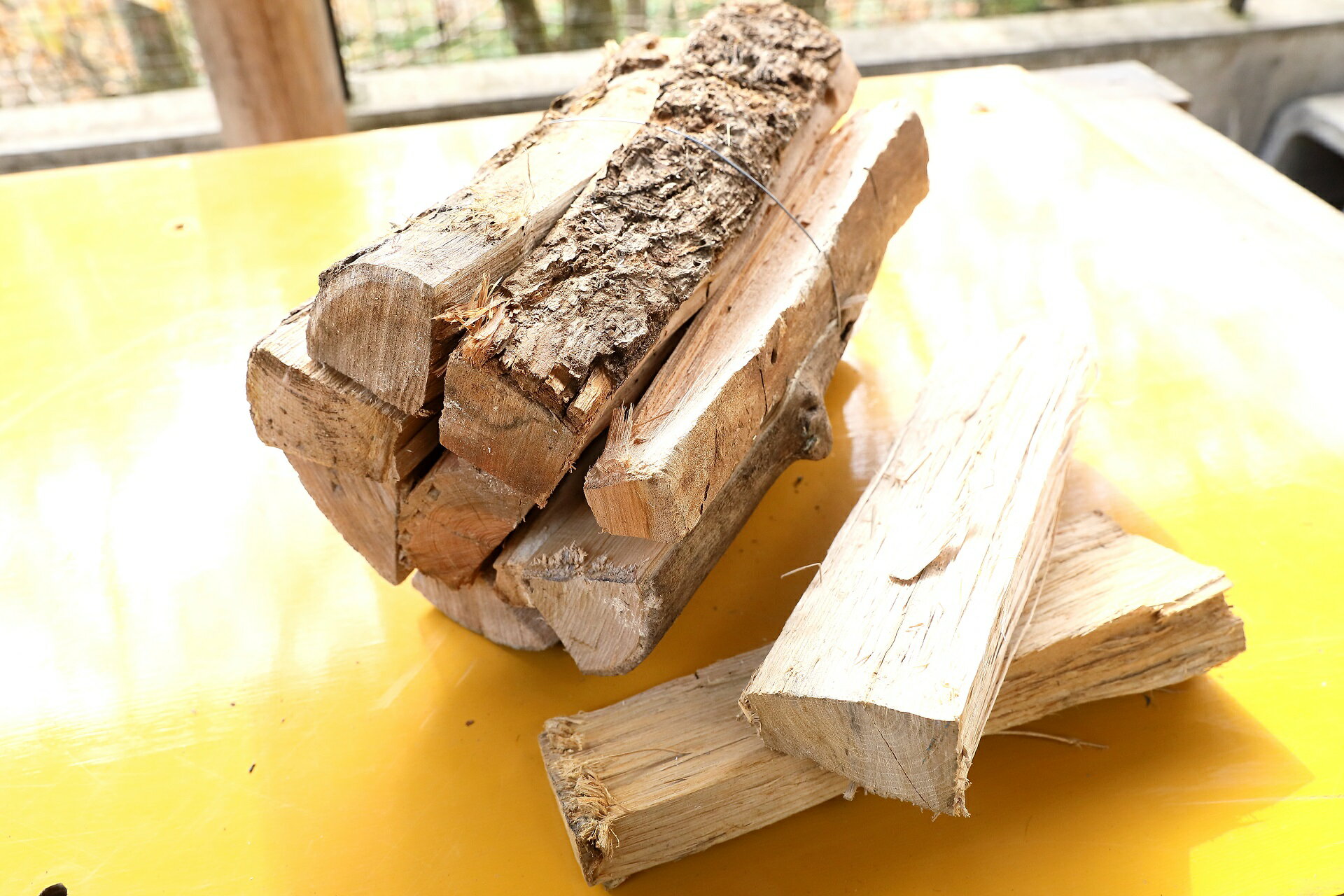 【ふるさと納税】檜原村産　乾燥薪　20kg　広葉樹 | 東京 檜原村