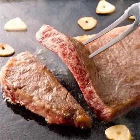 蔵王黒毛和牛ロースステーキ(2枚入)300g【配送不可地域：離島】【1220258】