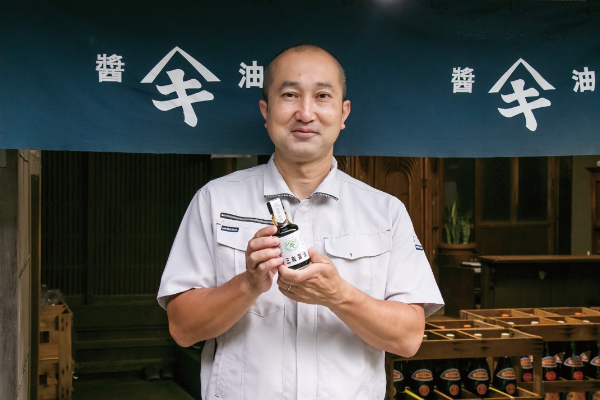 調味料 愛媛 閏木醤油（濃口、うす口、三歳醤油）3本セット 送料無料 三歳醤油 濃口醤油 薄口醤油 しょうゆ こいくち うすくち 老舗 伊予市｜B112