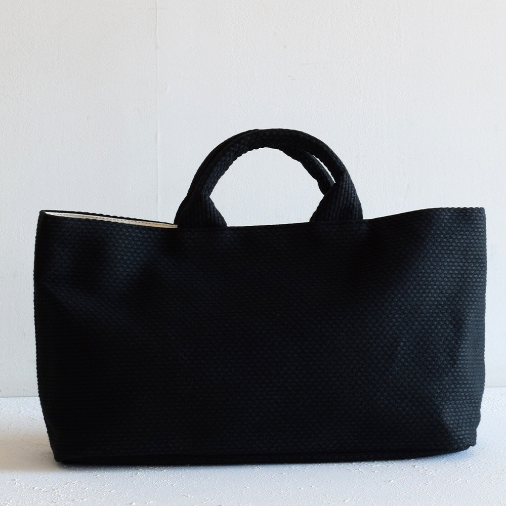 
                  三河木綿刺し子織 sasicco フナガタトートミニ （ 黒 ） バッグ 収納 収納力 オシャレ ファッション デザイン 便利 トートバッグ ミニサイズ ミニ フォルム
                