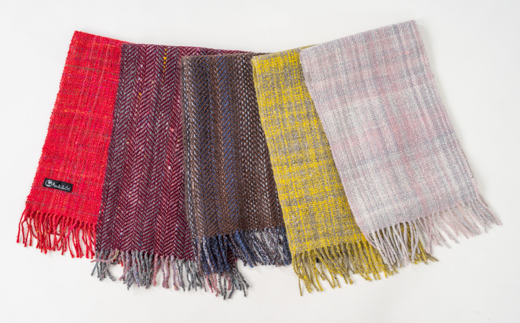 【北海道士別市】士別産羊毛　サフォーク手つむぎ手織りマフラー【1点】