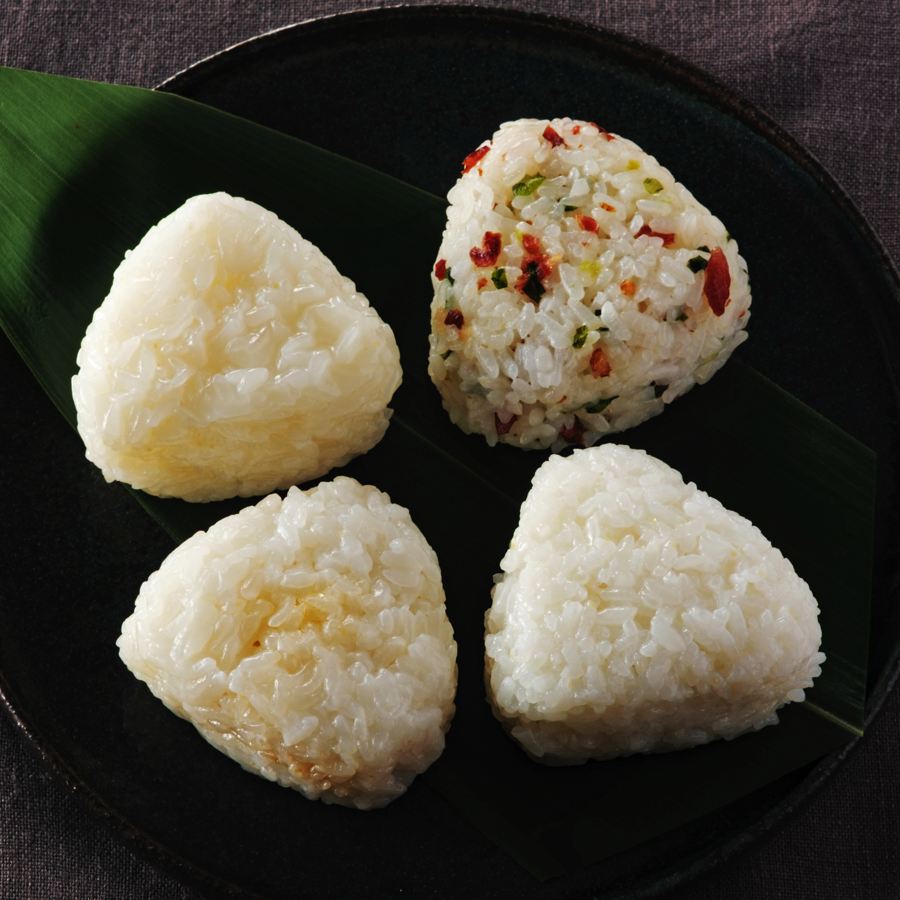 ＜アイガモの谷口＞”農薬不使用栽培米”「おむすび」4種セット（塩・梅・但馬鴨スモーク・但馬鴨ラー油）各3個（計12個）【3ヵ月定期便】