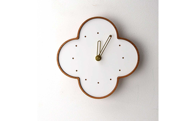 【YARN】四葉の壁掛時計M 白｜工芸品 雑貨 日用品 インテリア ※離島への配送不可