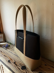【AKIRAオリジナル】大きなトートバッグ　メンズショルダータイプ　黒帆布×ベージュ（A4対応 大きい 大容量 軽量 軽い 横型 日本製 キャンバス 肩掛け 通勤 通学 上質 カジュアル オシャレ シ
