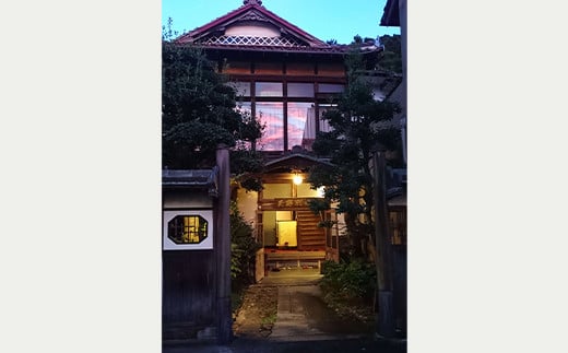 
日本庭園の老舗旅館「天野館」ペア宿泊券（2名様・朝食・夕食付）【あまのかん AMANOKAN 旅行 一泊 島根県 雲南市 木次 日本さくら名所100選 斐伊川堤防桜並木 桜 さくら サクラ】
