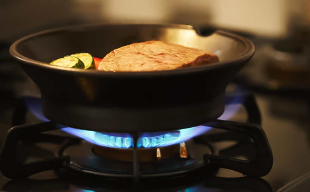 【萬古焼（ばんこやき）】安政三年創業。江戸時代から続く老舗窯元が開発。 新感覚！鍋で焼く！ 調理兼用食器　華月　TOBAN ネイビー【丼　ごはん鍋　ごはん炊　孤高　グルメ　KAGETSU 三重県 四日