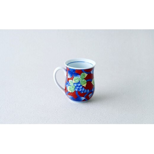 有田焼 染錦ぶどう（赤）マグカップ【大慶】食器 器 うつわ マグカップ 赤 手描き 手仕事 伝統工芸 ギフト プレゼント ci070_イメージ3