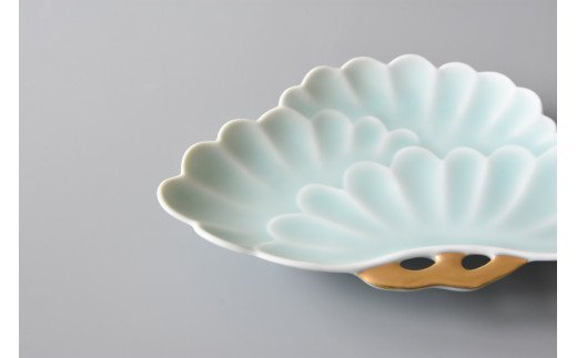 【伊万里焼】青磁 小皿 モイスト金彩三階松 H733
