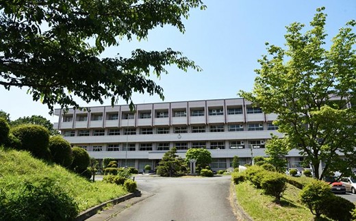 
                  【笠間市立の小・中学校を支援】稲田中学校 米 精米 白米 コシヒカリ こしひかり 真空 パック お米 お弁当 おにぎり 国産 茨城県 笠間市 いばらき
                