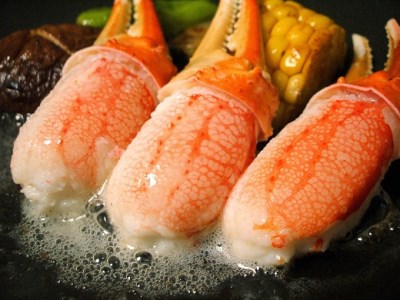 お刺身も出来る！生冷凍ズワイガニ爪 約1kg【03033a】