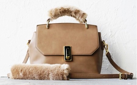 No.209-03 バッグの持ち手をオシャレにするファーハンドル2個セット（ベージュ・チャコールグレー）