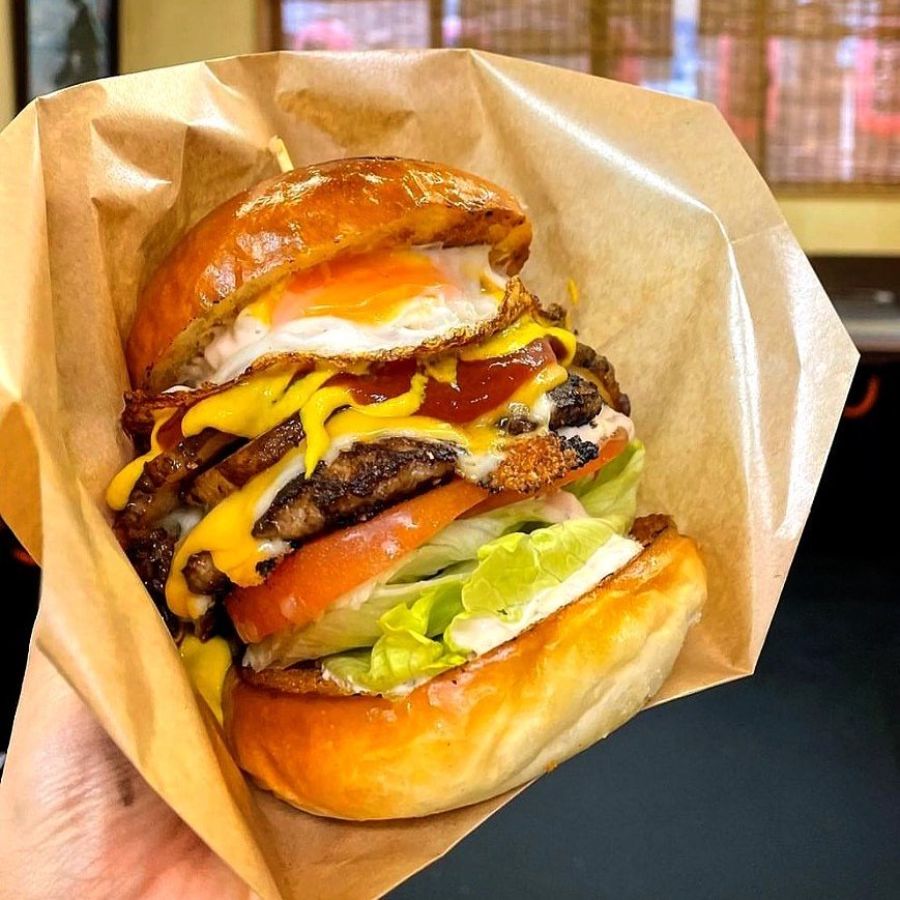 ＜ダイニング味遊＞最強ハンバーガーセット