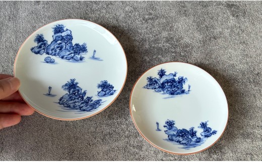 有田焼 山水絵小皿大・小 2枚1組【起山窯】食器 器 うつわ 小皿 手描き 染付 山水絵 2枚 セット ギフト プレゼント co022