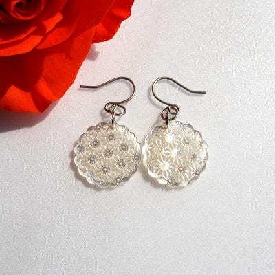 白蝶貝のレース彫刻「麻」ピアス【1237885】