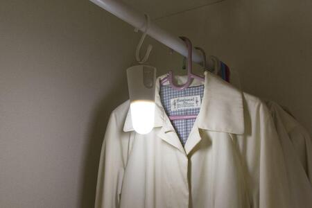 照明 乾電池式LEDセンサーライト スタンドタイプ 昼白色 BSL40SN-WV2