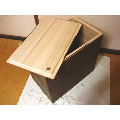 ふるさと納税 岸和田市 キャスター付き　桐製米びつ30kgサイズ　焼桐　一合升すり切り棒付き |  | 01