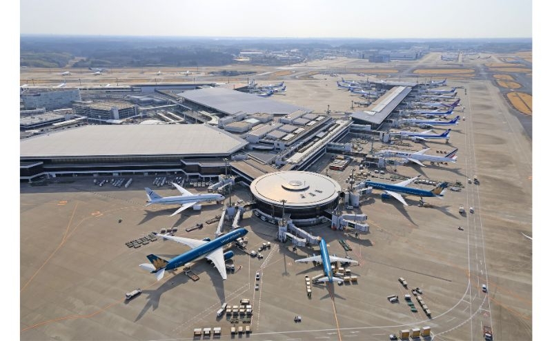 
                  [№5904-0755]航空写真家チャーリィ古庄氏と巡る成田空港スペシャルフォトツアー 体験 見学 成田 JAL 空港 飛行機 撮影 ツアー フォトツアー
                