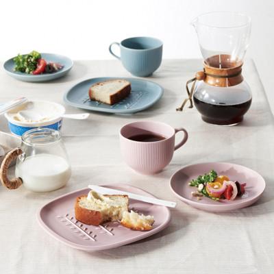 ふるさと納税 瑞浪市 美濃焼 Smoky ペア コーヒー カップ&ソーサー セット ブルーピンク各1客SET マルサン近藤 |  | 02