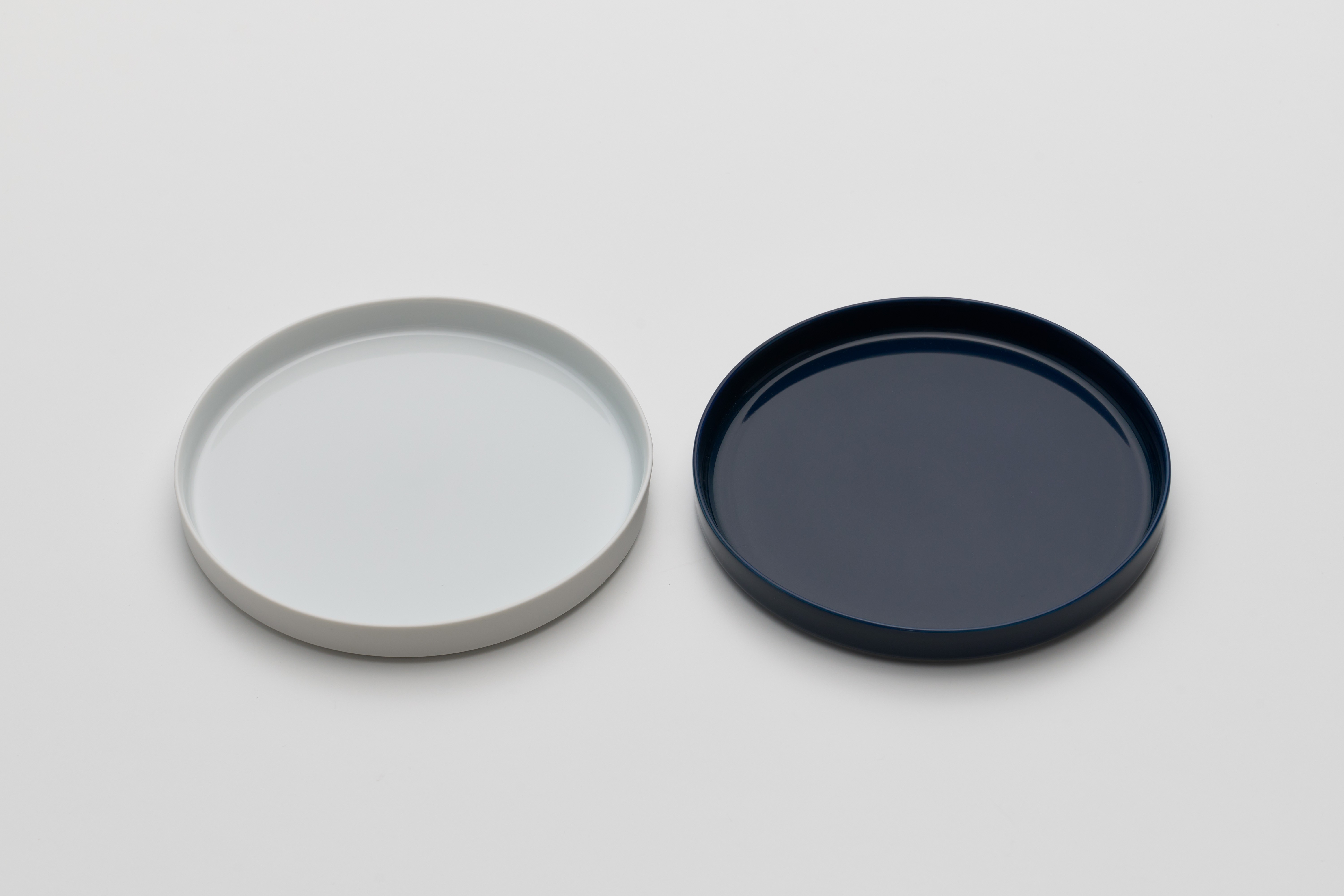 
                  【セット】有田焼 ［2016/］ TA Plate Set（White、 Dark Blue）
                