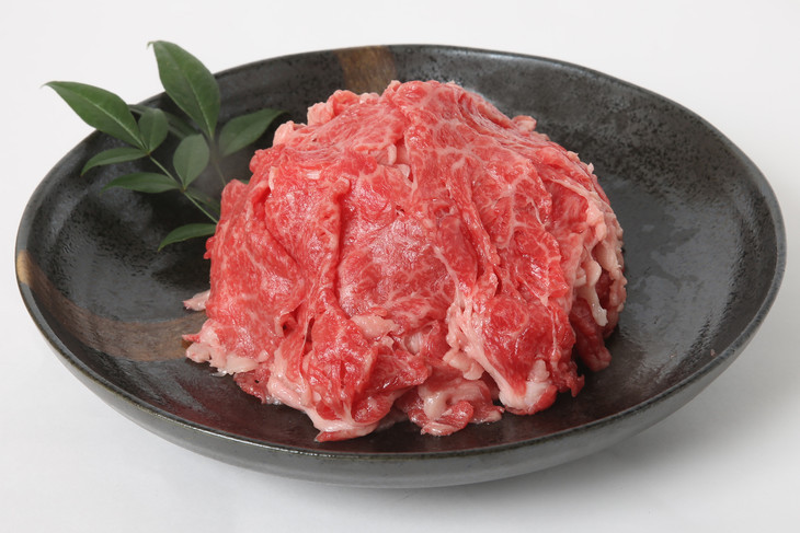 
【愛媛県共通返礼品】愛媛県産伊予牛「絹の味」黒毛和牛肉小間切れ400g
