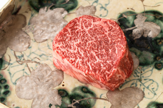 
            ステーキ 近江牛 赤身 ステーキ ランプ イチボ 130g 冷蔵 寛閑観 【FR11W】 ( 近江牛 赤身 ステーキ すてーき 牛肉 国産 ブランド 和牛 日本三大和牛 絶品 高級 極上 特選 大人気 ギフト 近江牛 リピート多数 おすすめ ランキング 限定 高評価 黒毛和牛 オススメ )
          