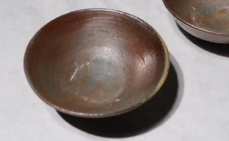 あんじ窯 陶　井口の（ペア）備前茶碗 口径13cm 高さ4.5cm 食器 雑貨 キッチン用品 お茶碗 和食器 和 ご飯茶碗 備前土 四昼夜焼成 緋色模様 焼き締め陶 薪窯 個性 丈夫 普段使い テーブ