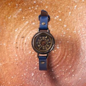 ナチュラルウッド「ウォールナット」と八角形文字盤のデザイン腕時計　Sサイズ　ベルトカラー：茄子紺　WB007S-W4茄子紺